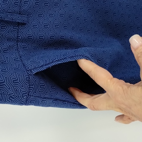 Hilary Radley crop ankle pants blue on blue design size 8 stretch mid rise - Picture 3 of 11